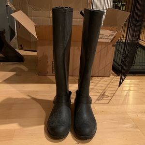 Steve Madden black rain boots with red zipper sz 6